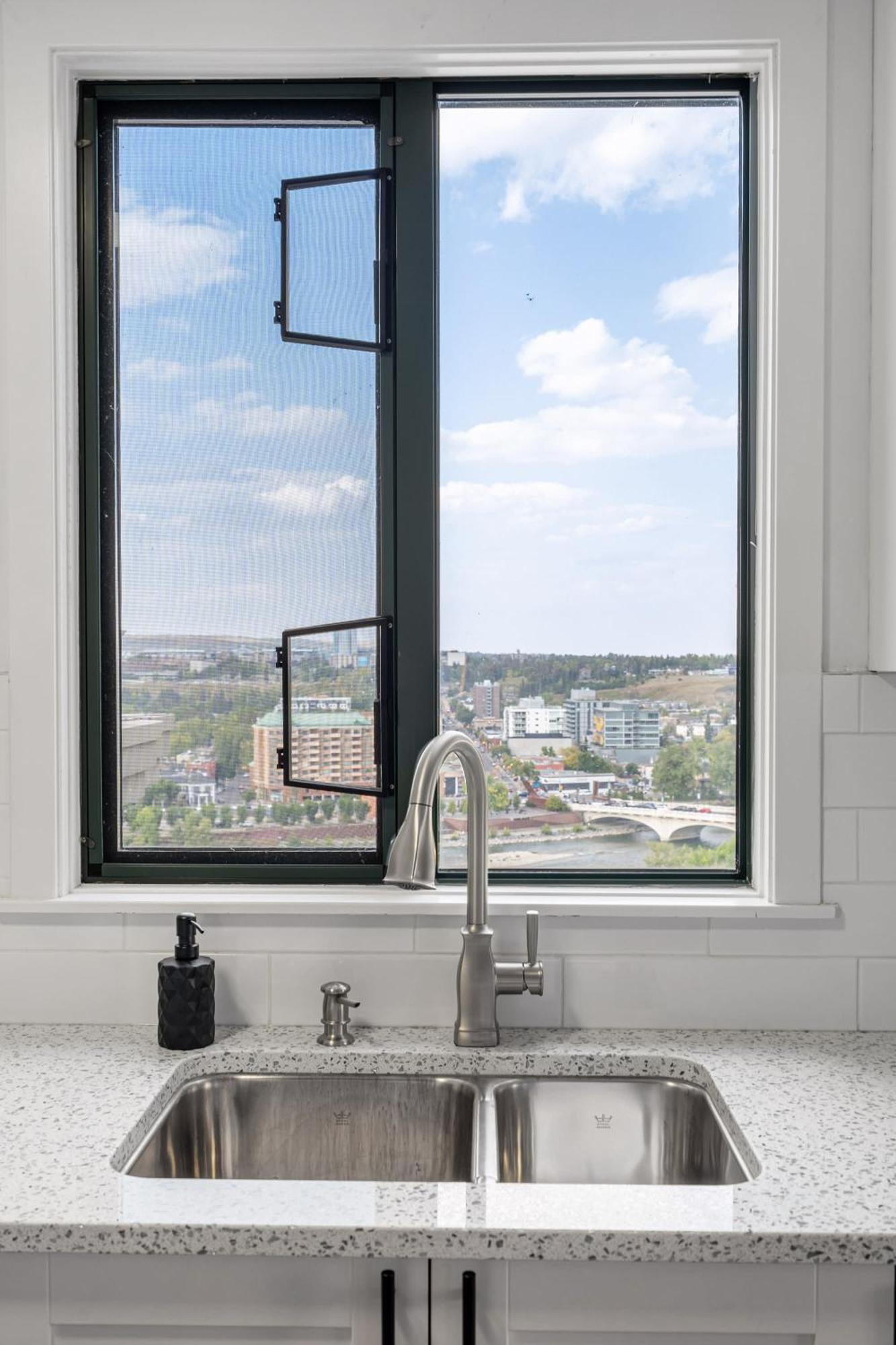 Villa The Loki I Patio & Bbq I Sleeps 5 I Downtown I Tv YYC Exterior foto